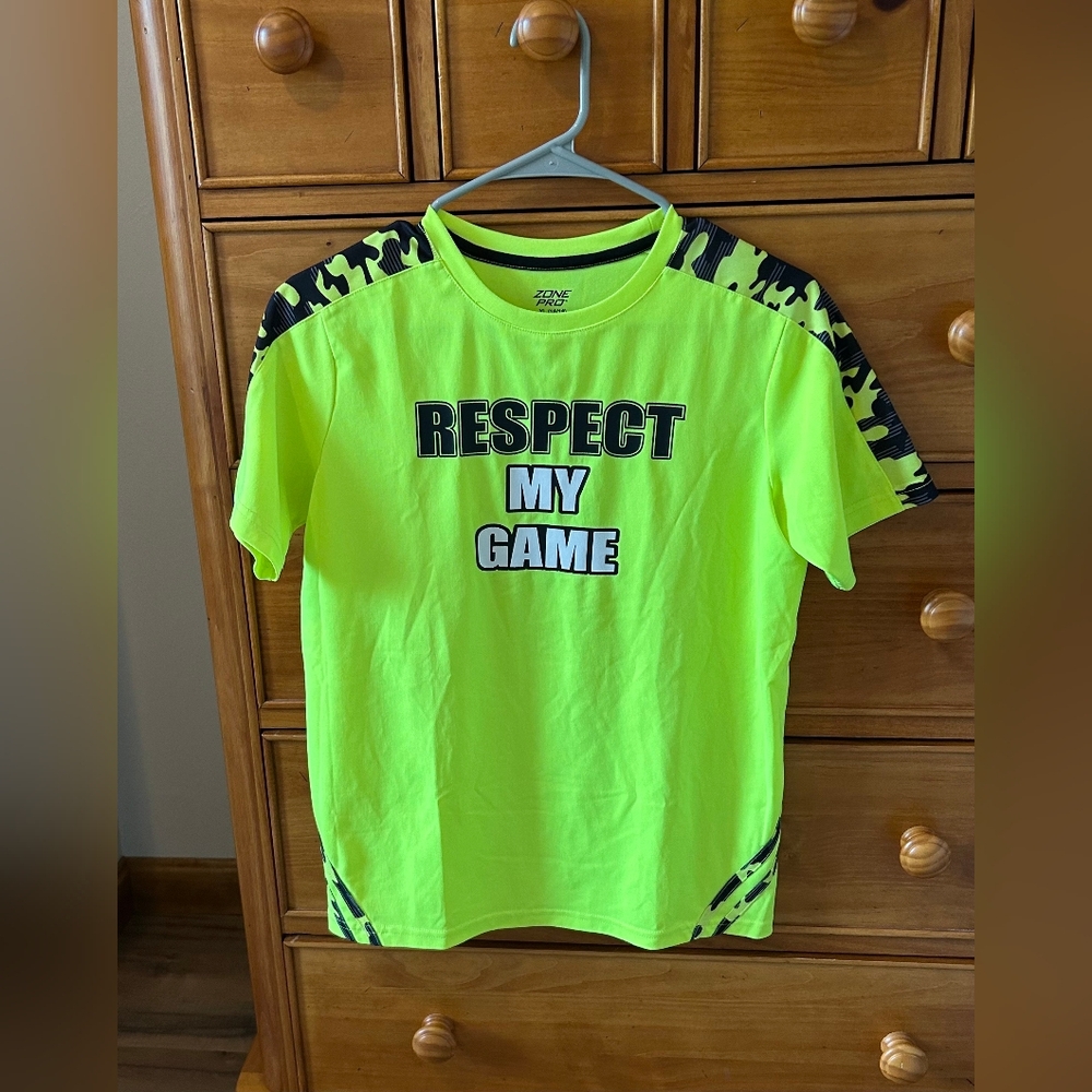 Zone Pro Vibrant Yellow Shirt. Size Boys XL!